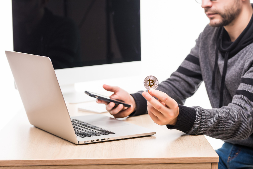 Rug pull e pump and dump: golpes cripto
